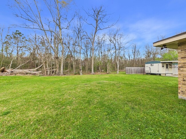 Building Photo - NEW ON MARKET  BREAUX BRIDGE!