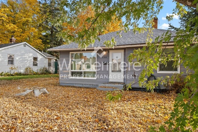 Building Photo - ***COMING SOON***Darling 2 bedroom, 1 bath Home In Spokane