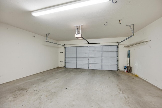 Building Photo - 1637 S Wildrose