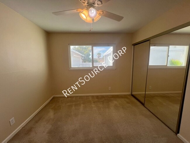Building Photo - 1200 Kelly Dr