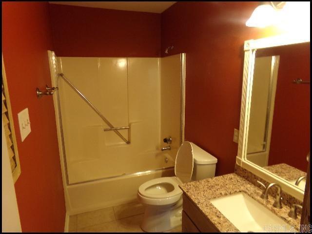 Building Photo - 301 Kings Row Dr