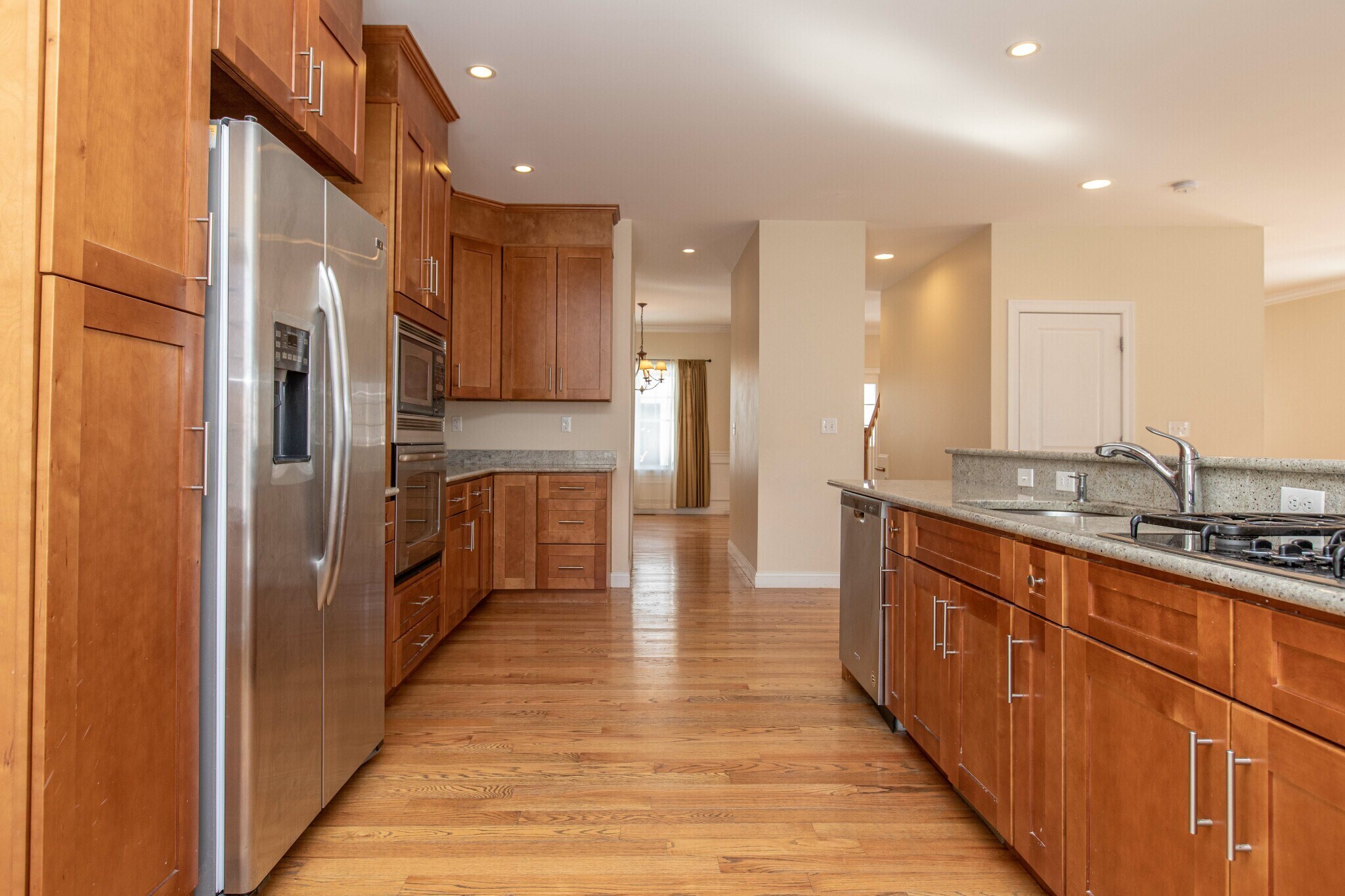 Building Photo - 8 Summer Hill Cir