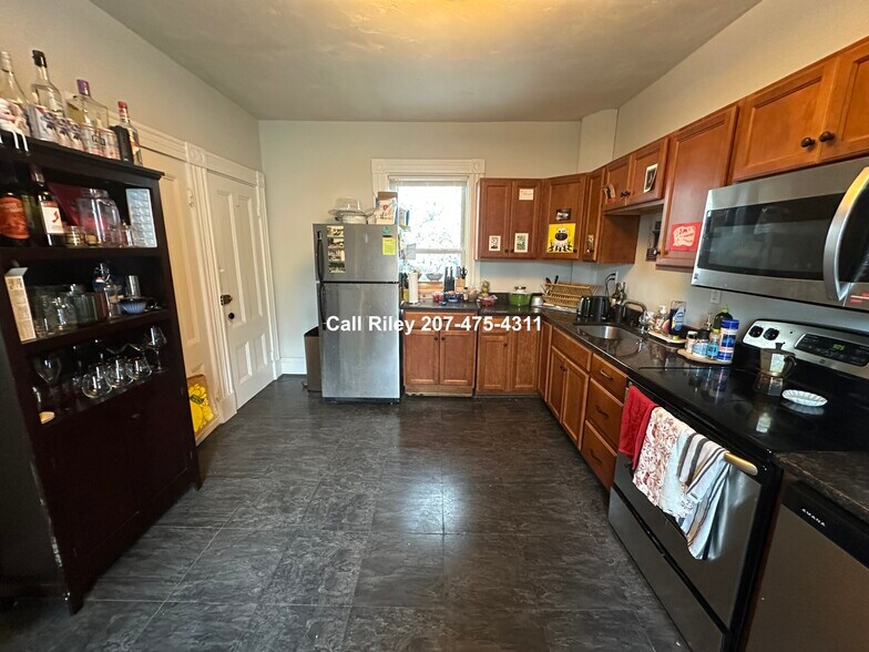 Building Photo - 11 Reedsdale St