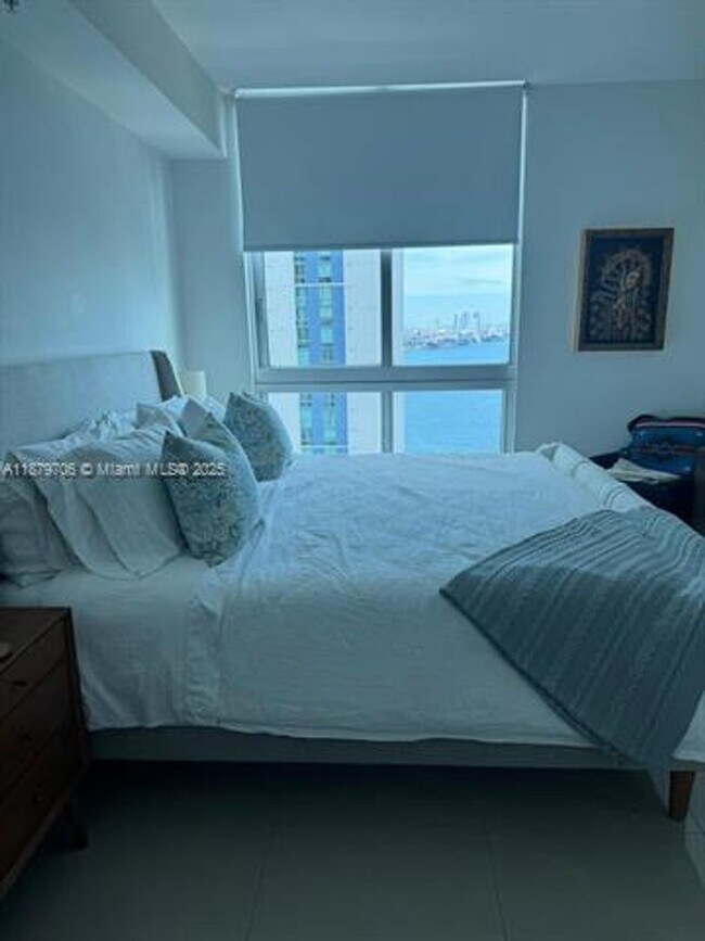 Building Photo - 300 S Biscayne Blvd