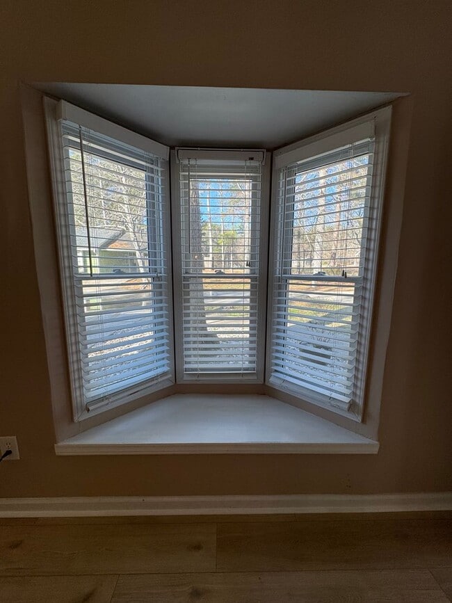 Building Photo - Updated 2/1.5 Duplex in Armuchee- $1,295