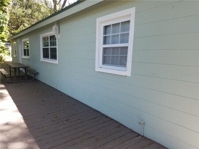 Building Photo - 1601 E Mulberry Dr