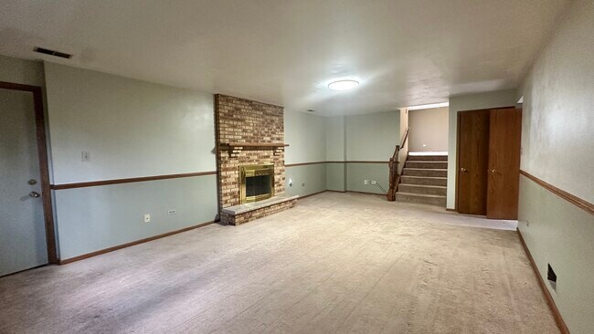 Building Photo - 15720 S 88th Ave
