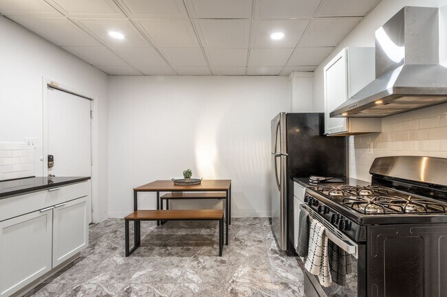 Building Photo - 519 N Euclid Ave