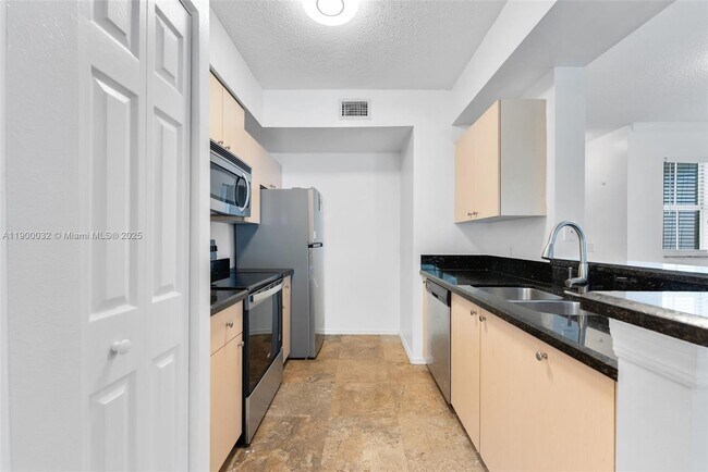 Building Photo - 2464 Centergate Dr