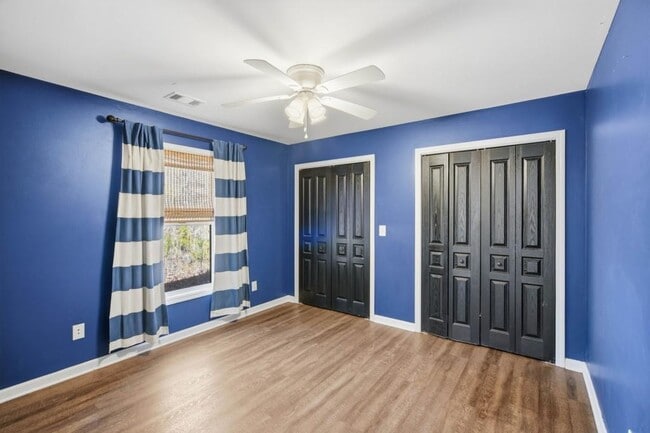 Building Photo - 7621 Maple Pl