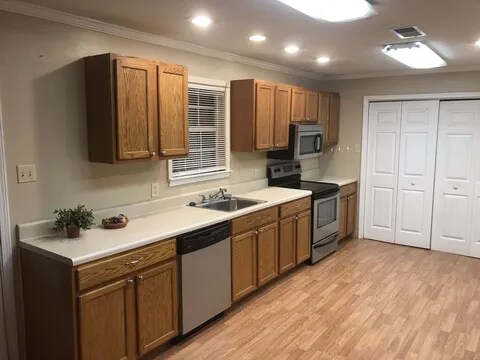 Building Photo - 160 Charity Ln