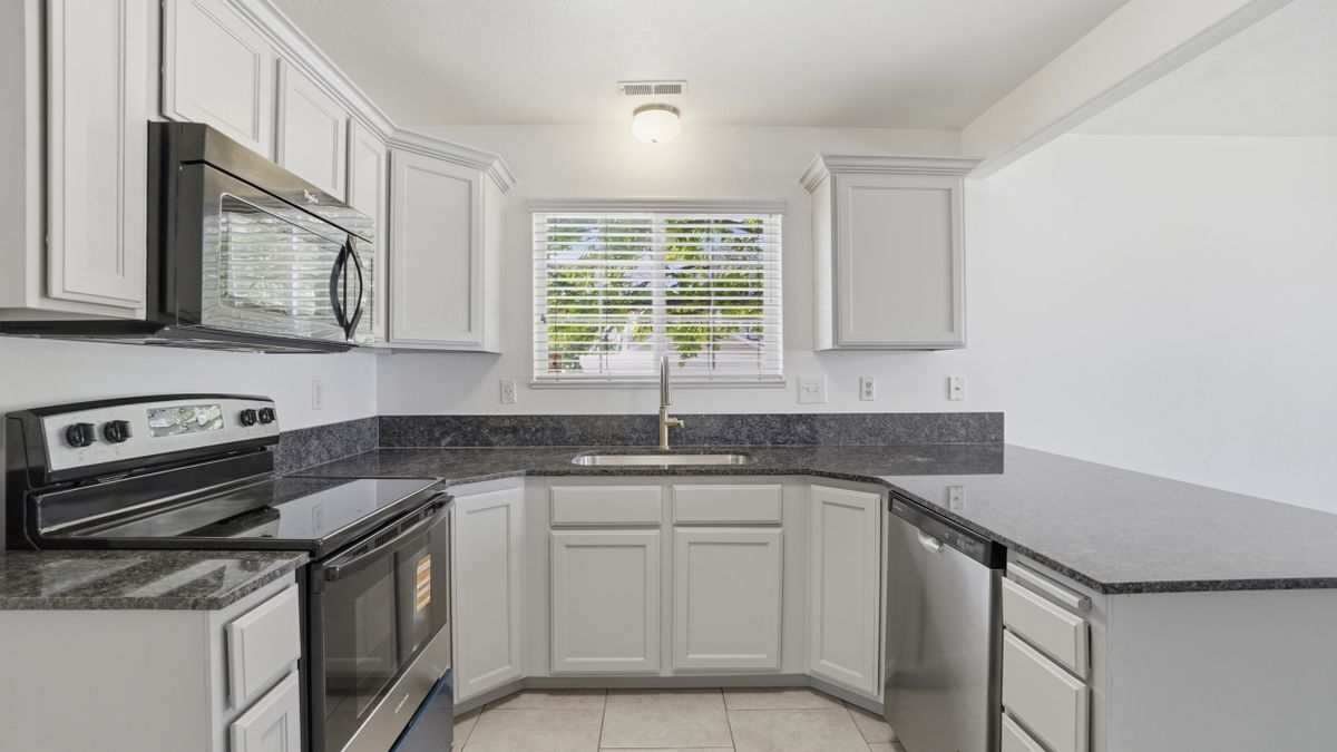 Building Photo - 1176 E 660 N