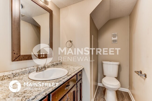 Building Photo - 904 Pine Forest Cir