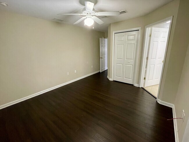 Building Photo - 4434 Gearhart Rd