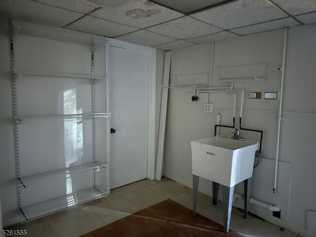 Building Photo - 63 Woodrow Ave