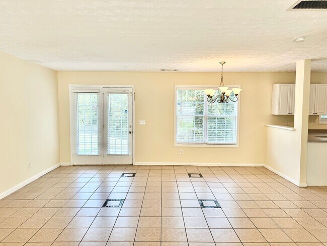 Building Photo - 4BR/2.5BA Open & Bright Lawrenceville Home