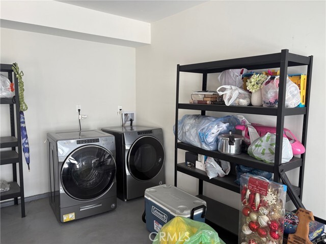 Building Photo - 1221 Irving Ave