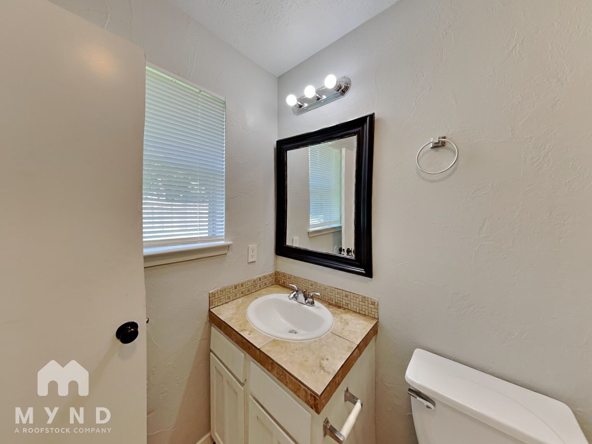 Building Photo - 7145 Romford Way