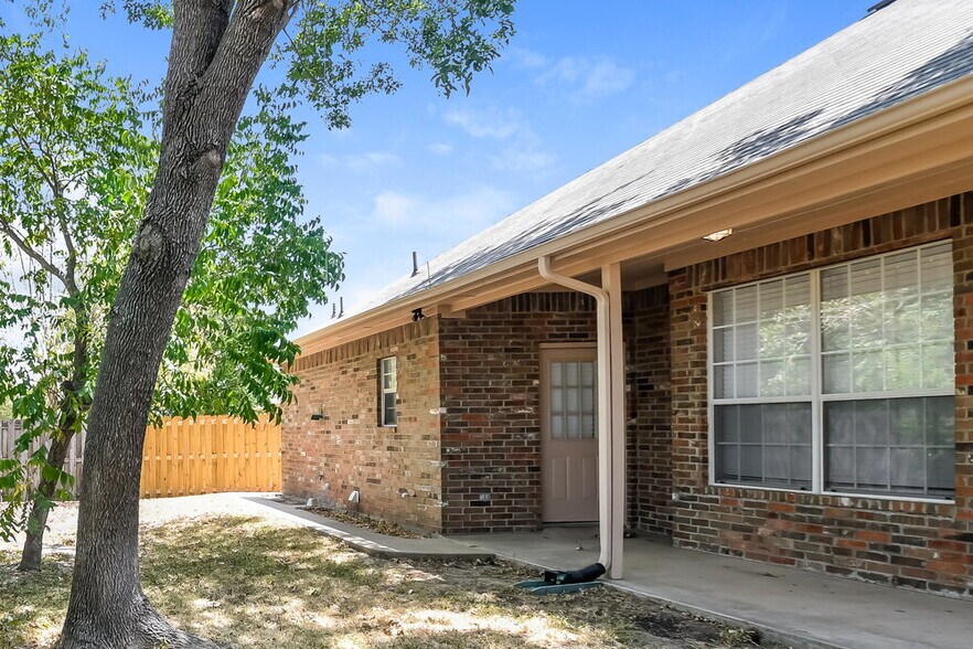 Building Photo - 116 Stanford St