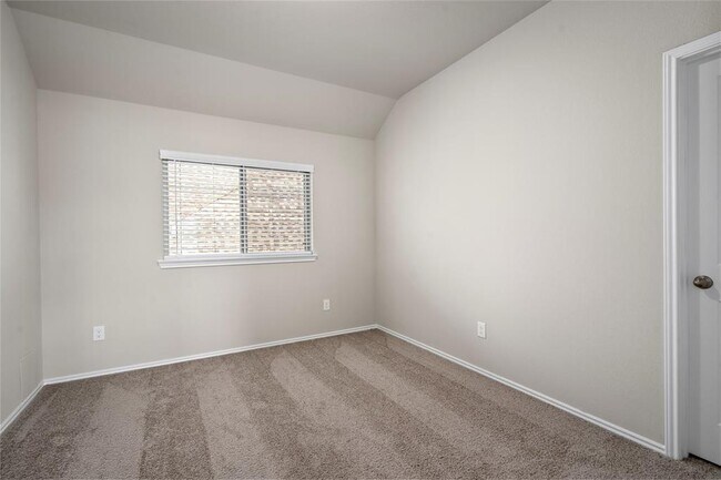 Building Photo - 42433 Quail Vly Ln