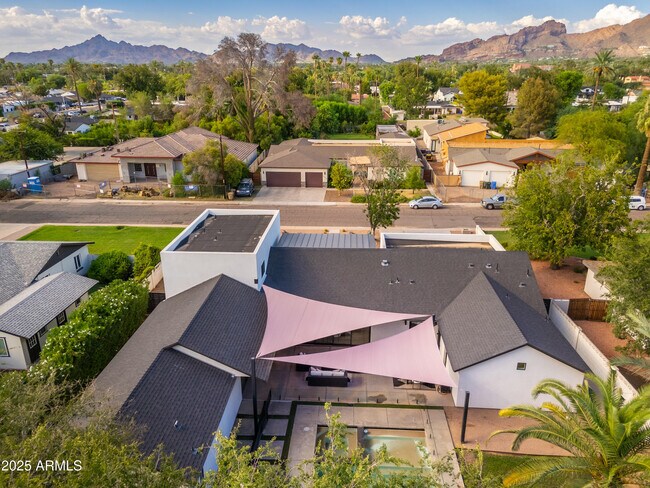 Building Photo - 4421 E Earll Dr