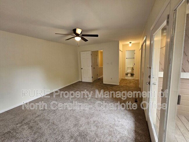 Building Photo - 333 Circle Ave