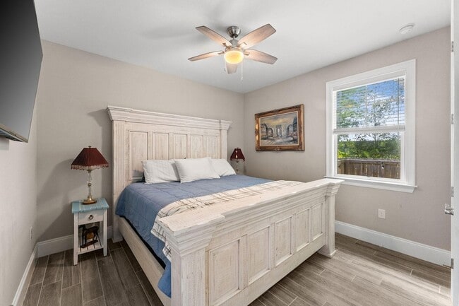 Building Photo - 106 Hibernate Way