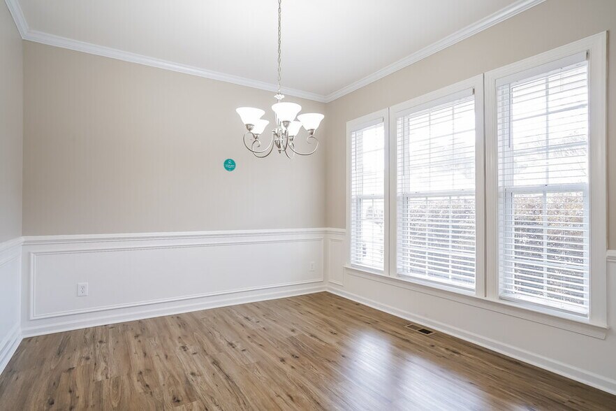 Building Photo - 1220 Crendall Way