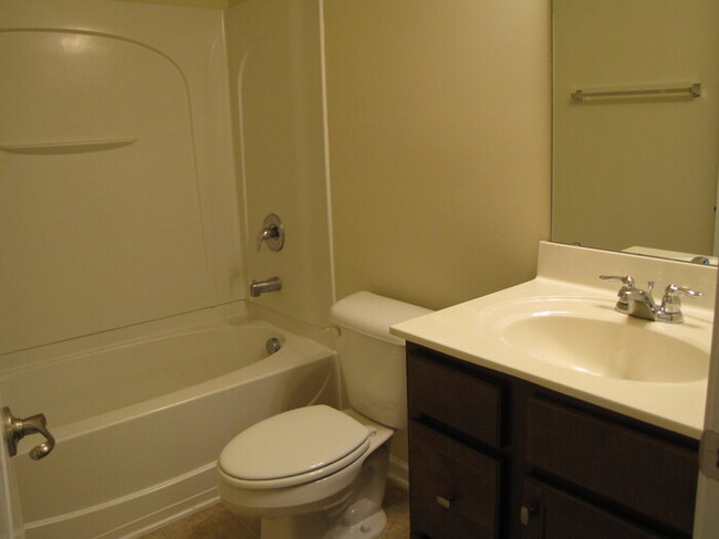 Building Photo - 74 Pocono Dr