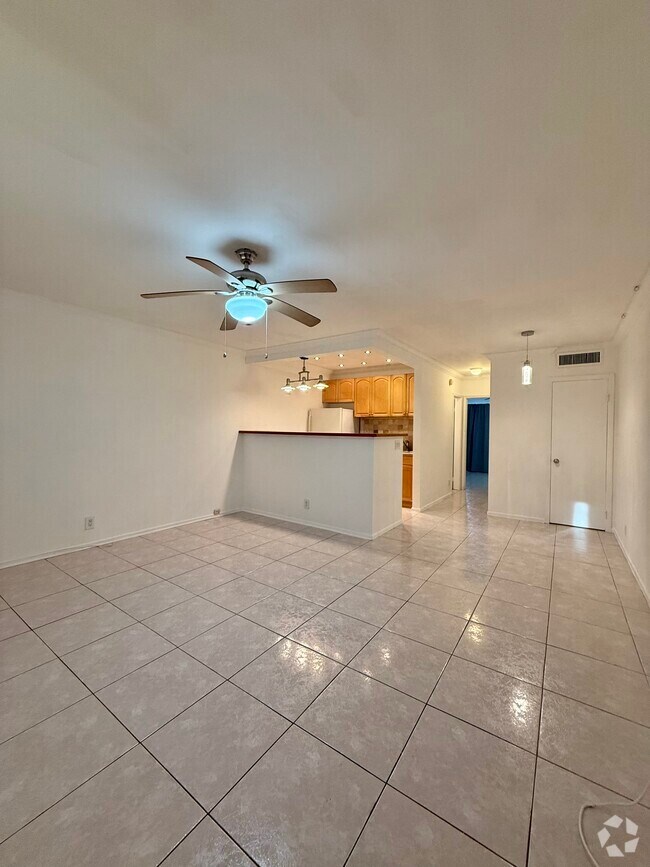 Building Photo - 467 Golden Isles Dr