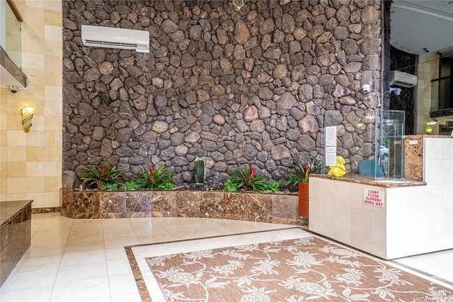 Building Photo - 444 Nahua St