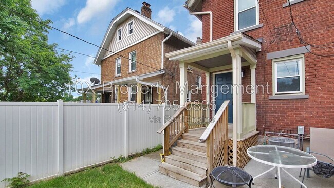 Building Photo - 616 Lilley Ave