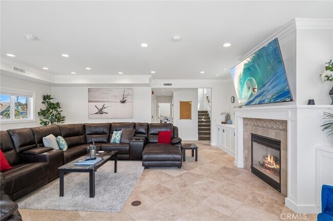 Building Photo - 6111 Seashore Dr
