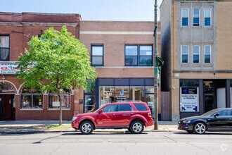 Building Photo - 3508 W Fullerton Ave