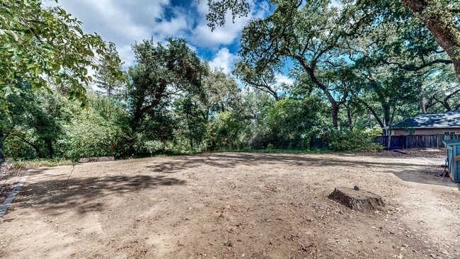 Building Photo - 1250 Bentley Dr