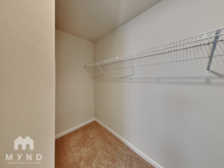 Building Photo - 365 Taverners Ln