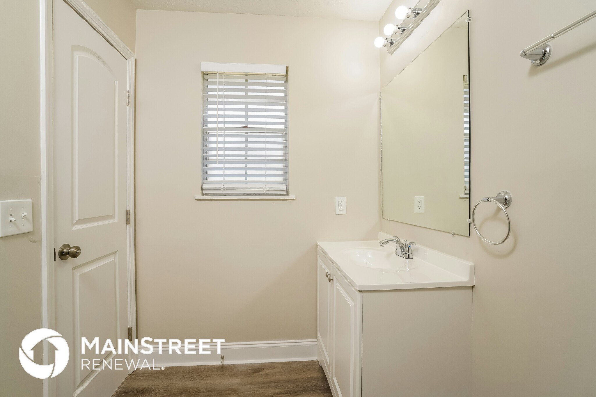 Building Photo - 2868 Holly Ridge Dr