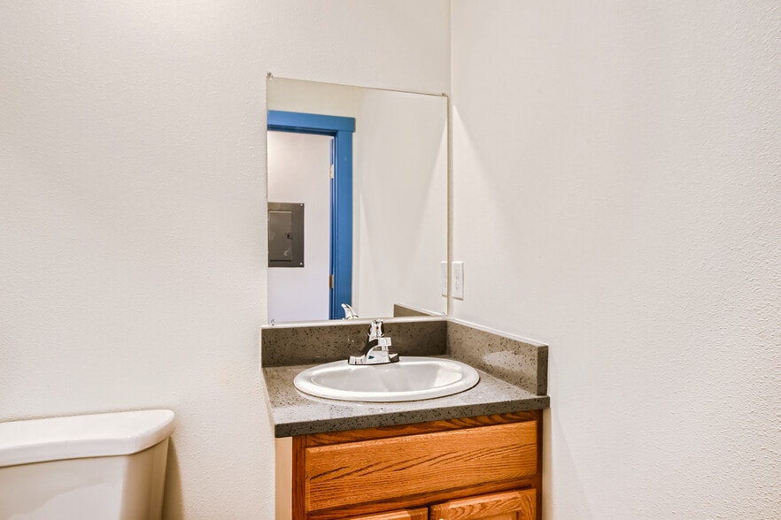 Lower Level Bathroom - 4783 NE 108th Ave