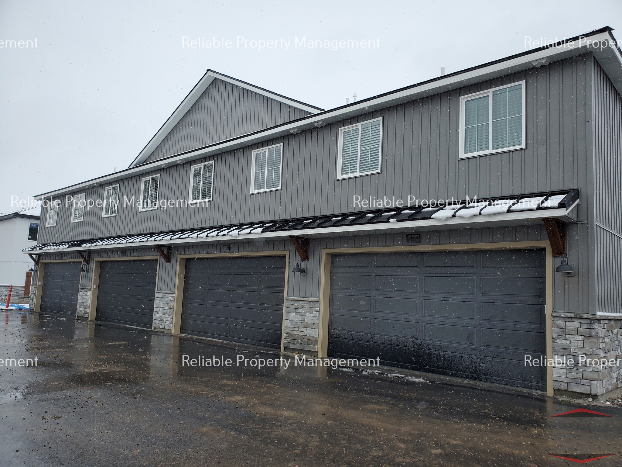 Building Photo - 359 N 3rd W