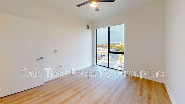 Building Photo - 532 Union St