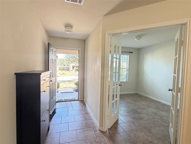 Building Photo - 2538 Bedrock Ln