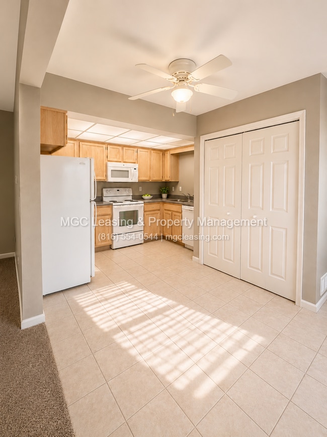 Building Photo - 4605 NE Whispering Winds Dr