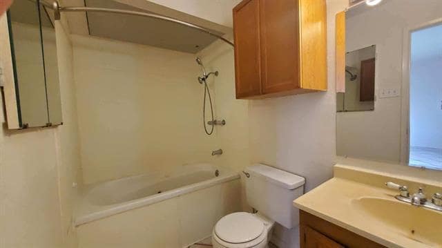 Building Photo - 557 Harrison Dr