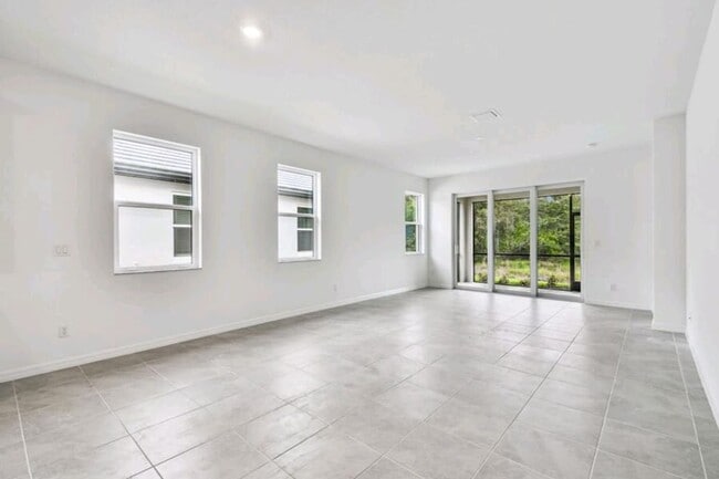 Building Photo - Lakewood Ranch Brand New Villa 2 bedroom with flex space (Office/ 3rd Bedroom)