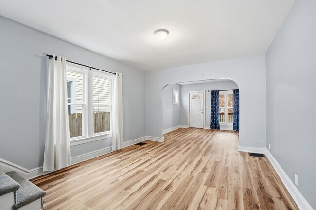 Building Photo - 212 E Hudson St