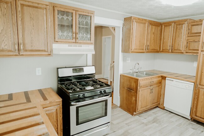 Building Photo - 2728 N 65th Ave