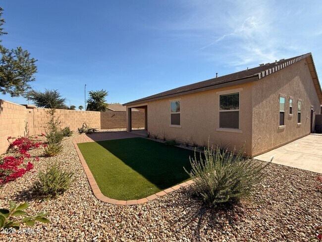 Building Photo - 7516 W Darrel Rd