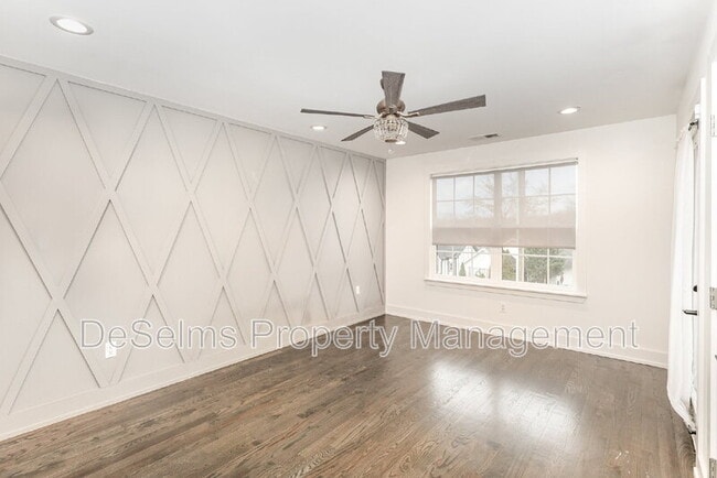Building Photo - 4423A Providence Heights