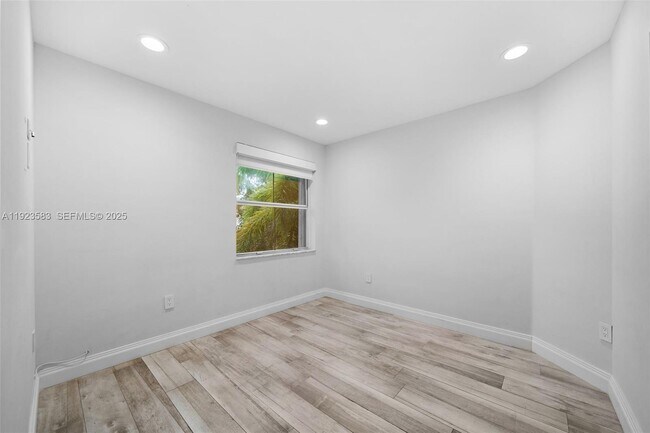 Building Photo - 1240 Weeping Willow Way