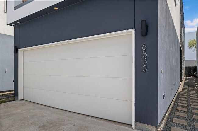 Primary Photo - 6533 Castlebay Dr